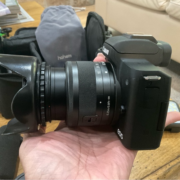 EOS M50 - Picture 4 of 9
